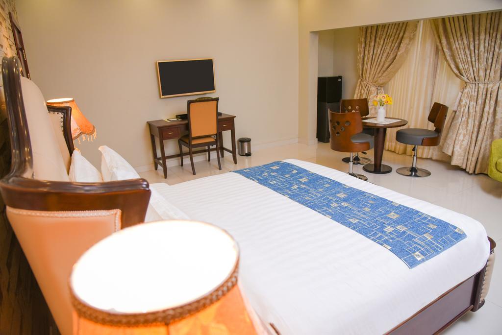 Orchards Cottage Hotel Карачи Экстерьер фото